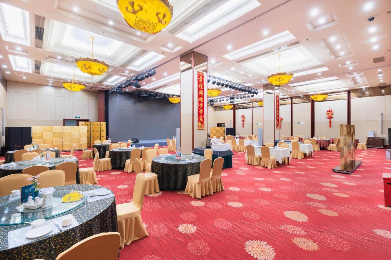 Inner Mongolia Grand Hotel Пекин Екстериор снимка